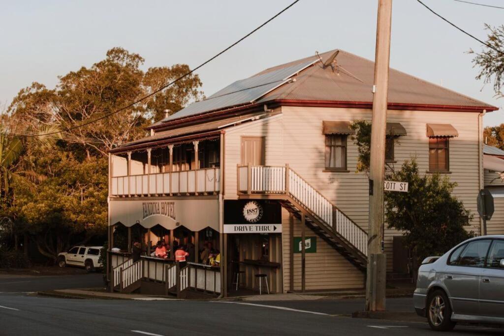 Yandina Hotel Екстериор снимка